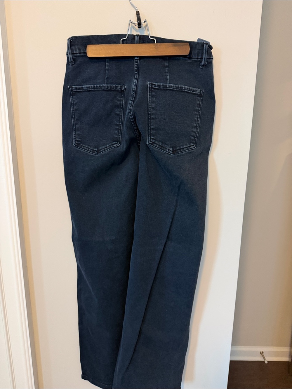 High-Rise Wide Leg Jeans in Dark Blue - Picture 2 of 3
